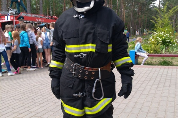 9931_12