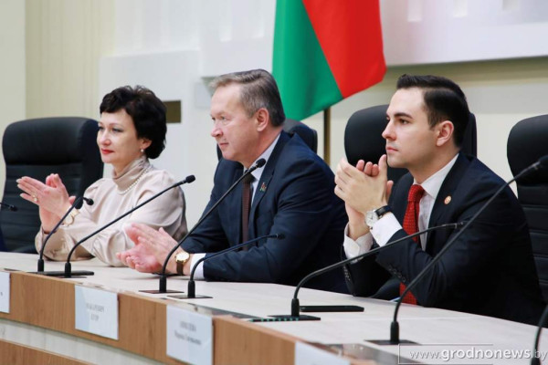 6cd33935536c128f0f66e798ab2945e2