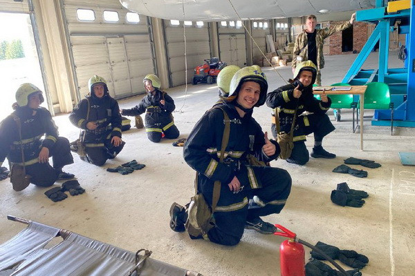 e3a49ec2-816c-48f5-a388-57935e0b997e