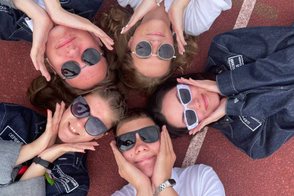 photo_5364308492669800315_y