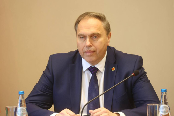 photo_5391369440924388213_y