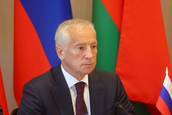 photo_5391369440924388219_y