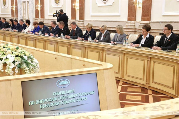 photo_5215284496277031602_y