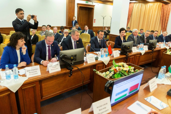 photo_5314548809759575781_y