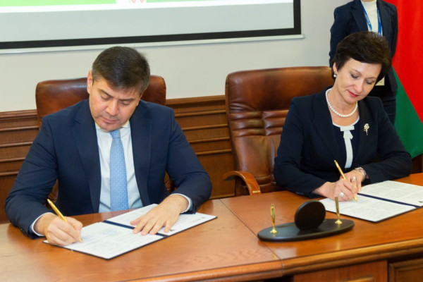 photo_5314548809759575782_y