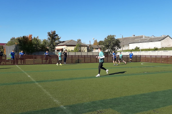 photo_5296766983729172829_y