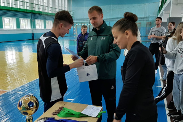 photo_5296766983729172834_y