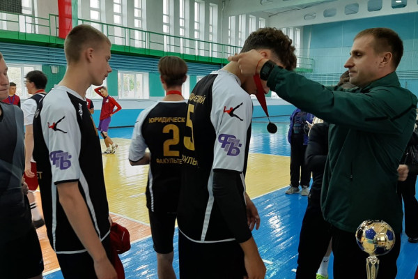 photo_5296766983729172839_y