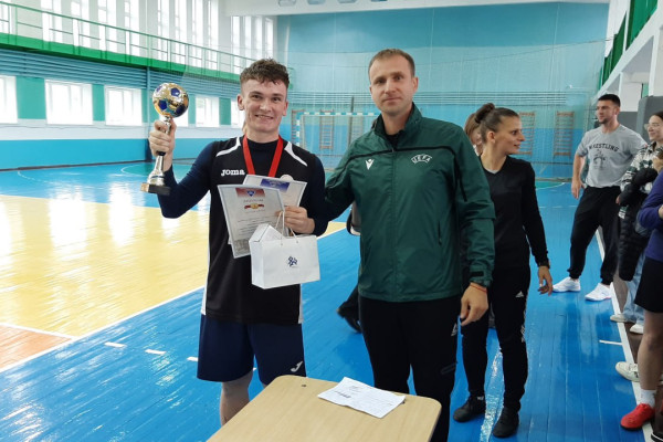 photo_5296766983729172840_y