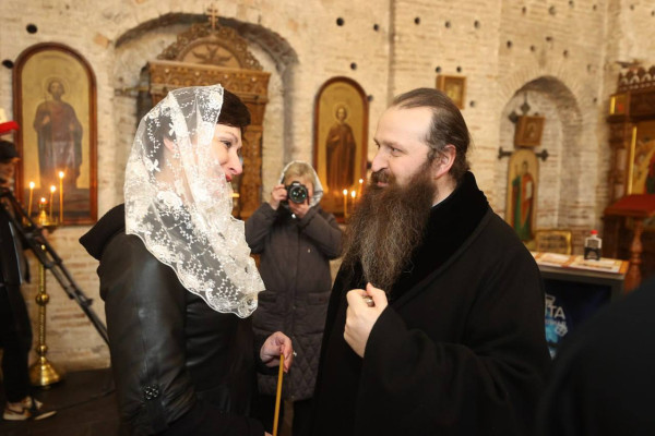 photo_5273926304699374808_y