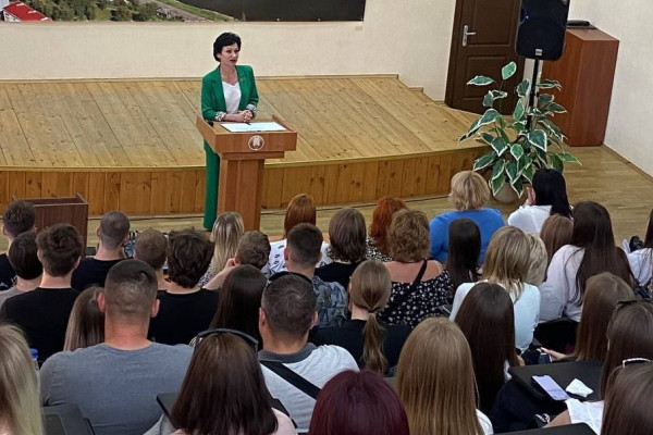 photo_5454230066872573375_y