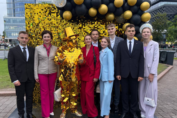 photo_5382165755505799534_y