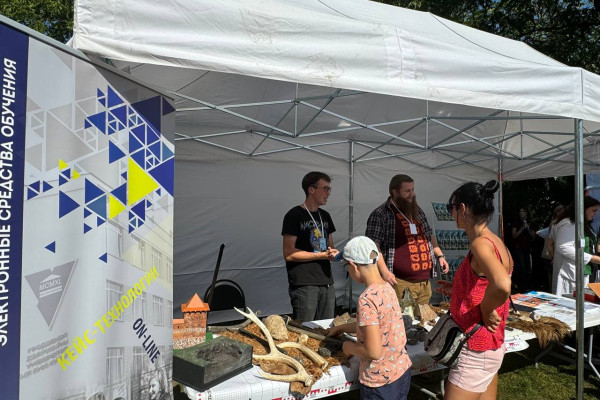 photo_5398033572310409841_y