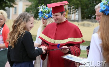 У ГрДУ імя Янкі Купалы ўшаноўвалі выпускнікоў