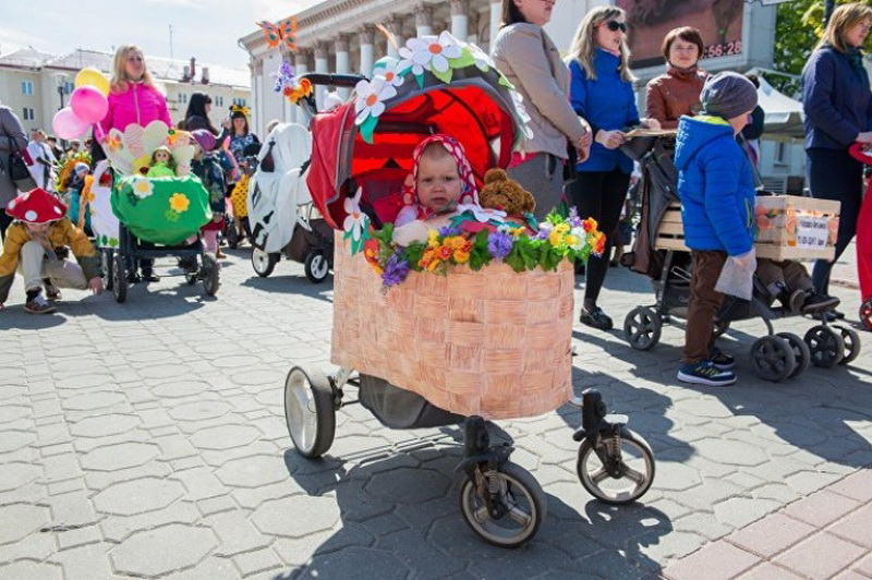 ФОТОФАКТ: ГрГУ имени Янки Купалы на городском празднике, посвященном Международному дню семьи, представила многодетная семья Фридель