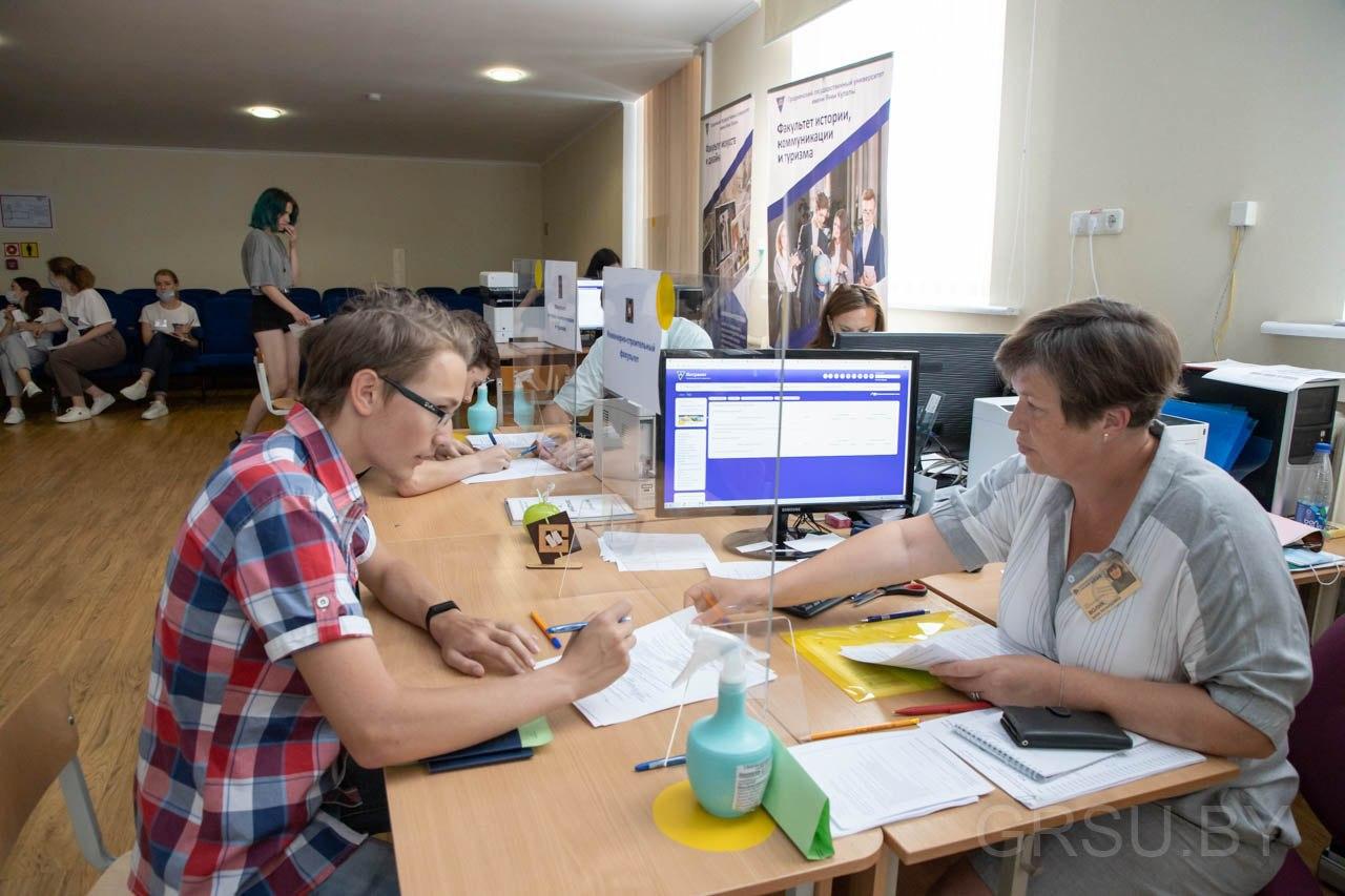 У ГрДУ імя Янкі Купалы падвялі вынікі пятага дня прыёмнай кампаніі