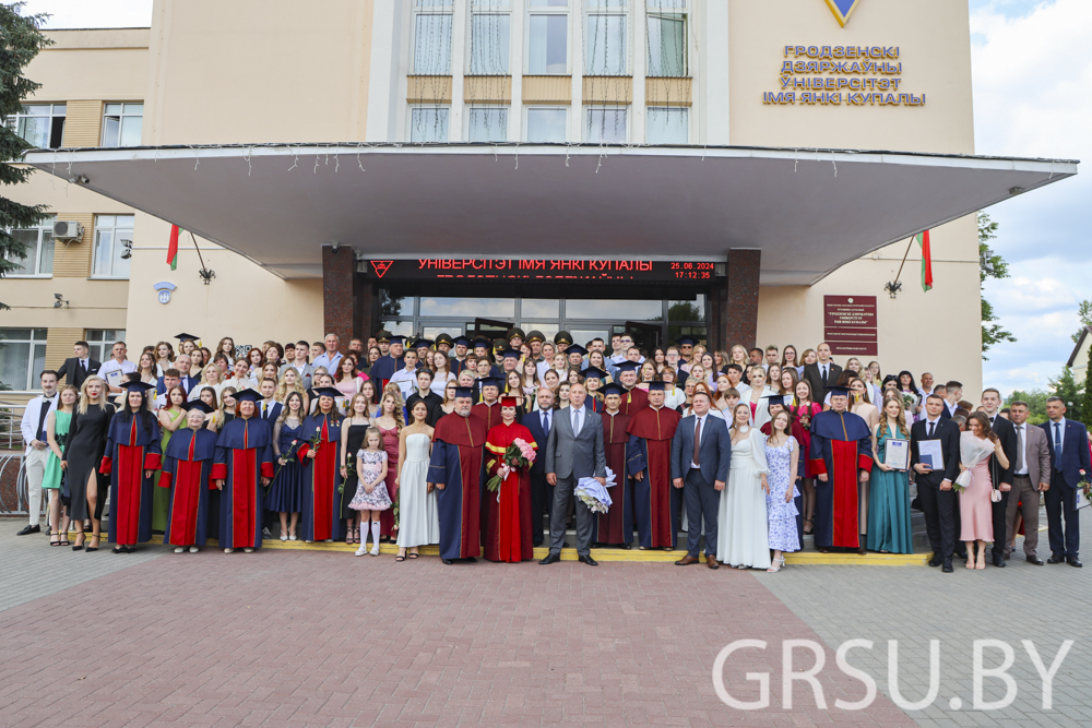 ФОТАФАКТ: У ГрДУ імя Янкі Купалы адбыўся ўніверсітэцкі баль!