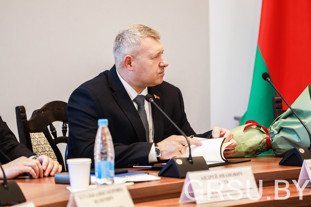 Калектыву ГрДУ імя Янкі Купалы прадставілі новага прарэктара
