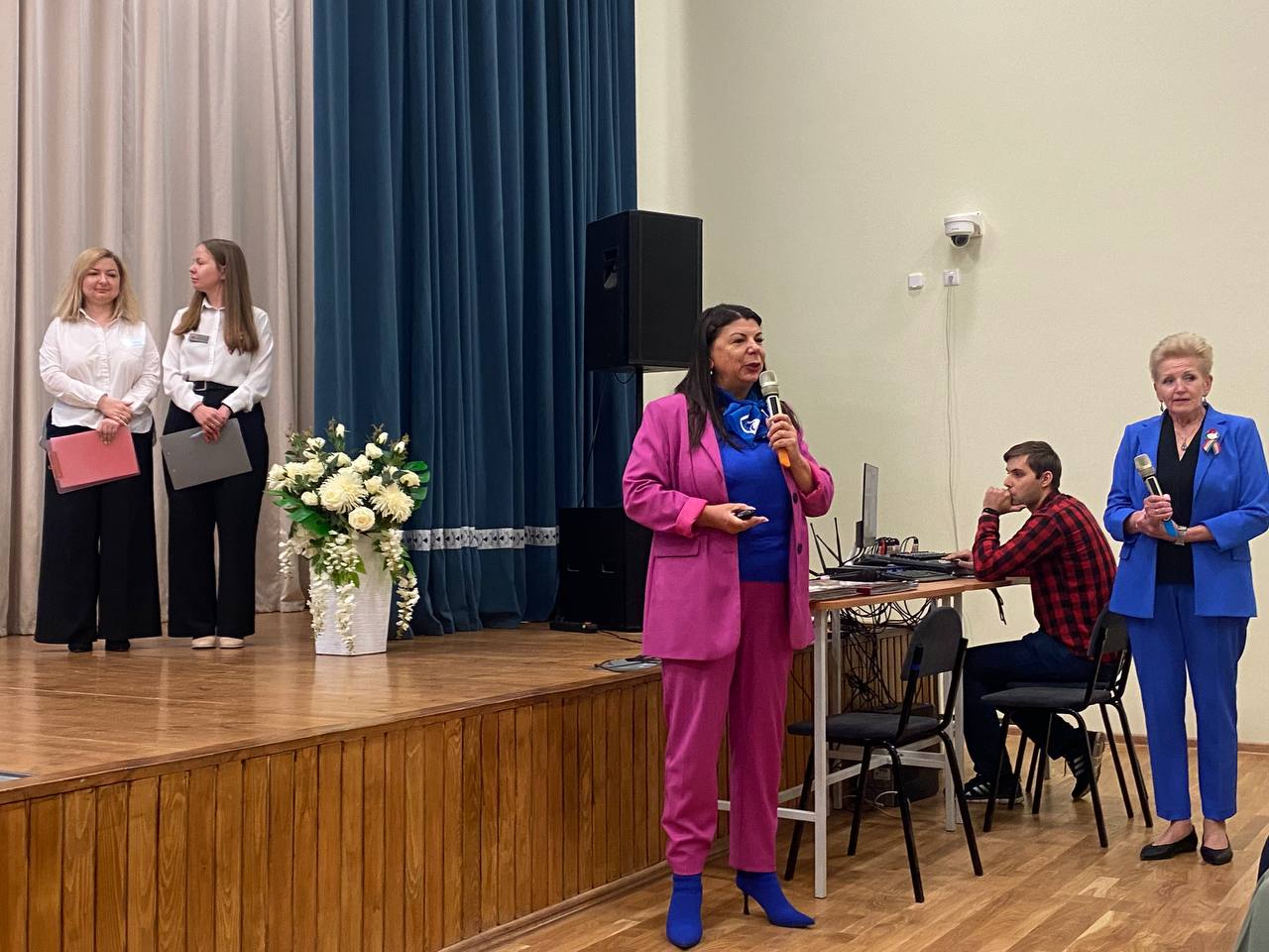 Купаловцы представили проект «Любимых уЛИЦ имена» на городской патриотической конференции